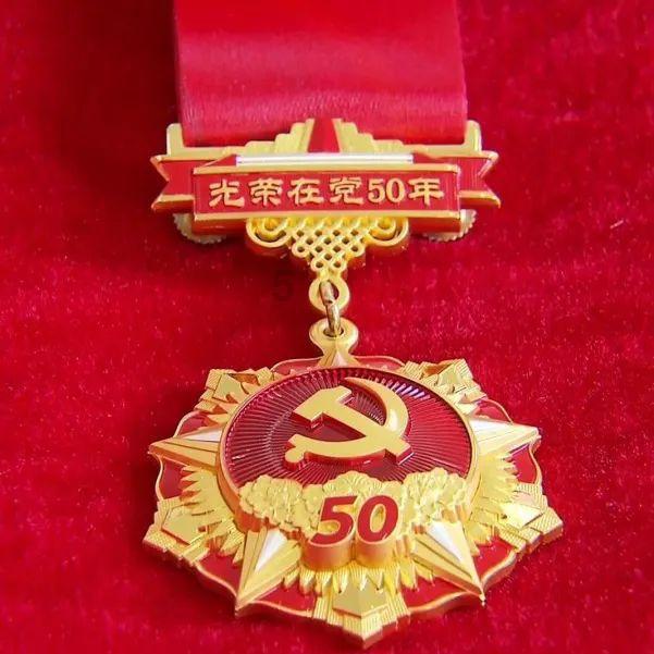 服装的招店员太多了想辞职该怎么说？游戏画面